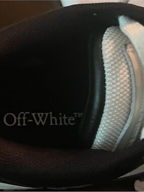 Off-White Black and White Men's Low-Top Sneaker